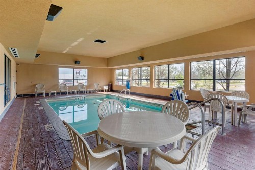 Best Western Seminole Inn and Suites - image 4
