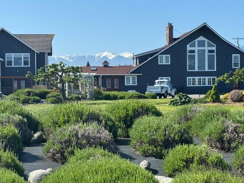 Dungeness Barn House Bed and Breakfast