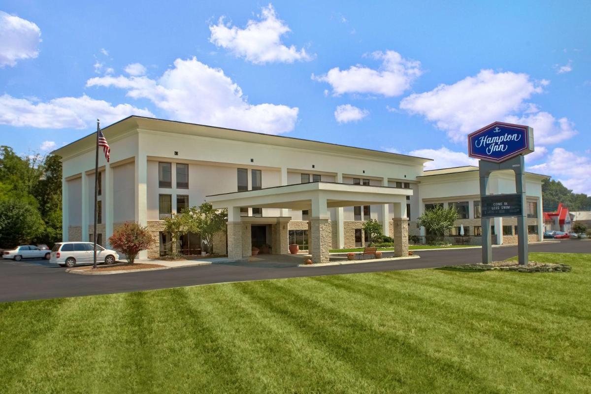 Hampton Inn Sevierville - main image