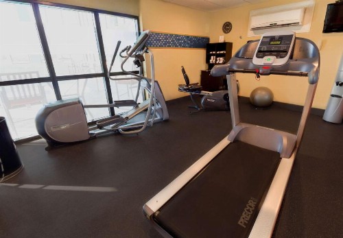 Hampton Inn Sevierville - image 13