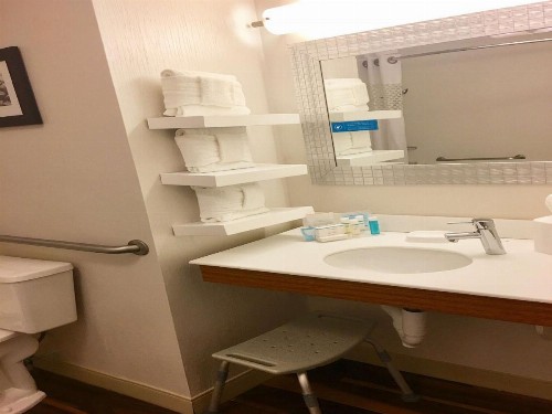 Hampton Inn Sevierville - image 15