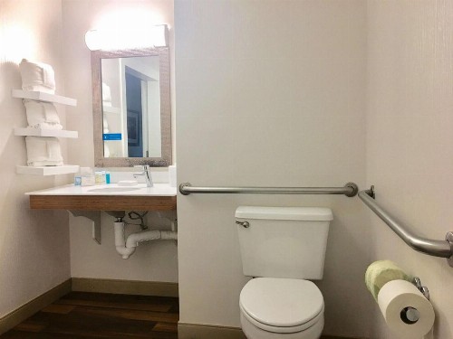 Hampton Inn Sevierville - image 19