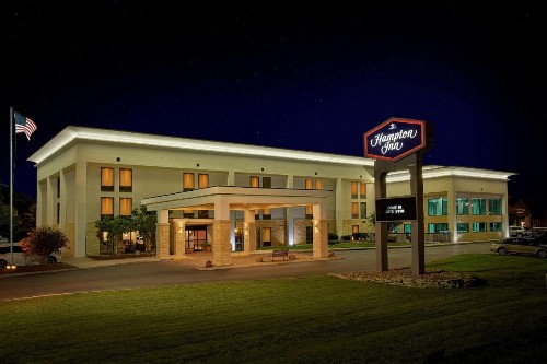 Hampton Inn Sevierville - image 3