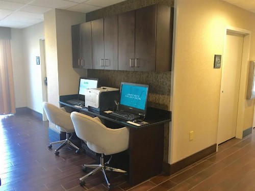 Hampton Inn Sevierville - image 40