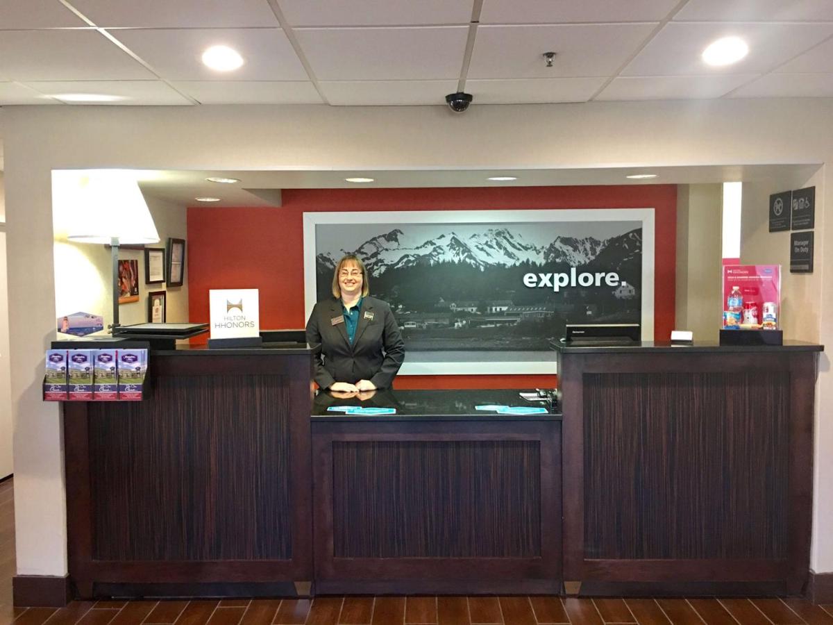 Hampton Inn Sevierville - image 5