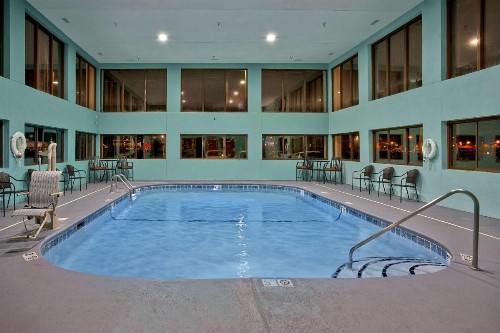 Hampton Inn Sevierville - image 7