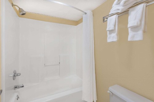 Baymont by Wyndham Sevierville Pigeon Forge - image 29