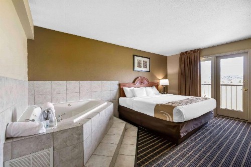 Quality Inn & Suites Sevierville - Pigeon Forge - image 25