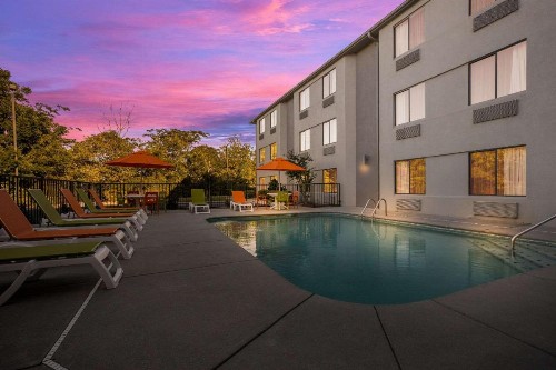 Sleep Inn Sevierville - image 10