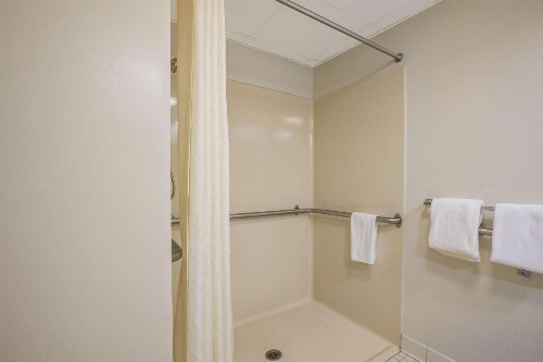 Sleep Inn Sevierville - image 11
