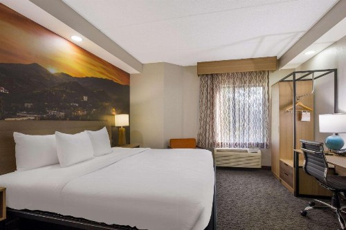 Sleep Inn Sevierville - image 16