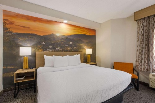 Sleep Inn Sevierville - image 8