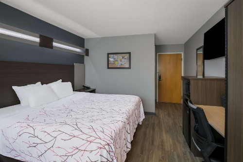 Econo Lodge Sevierville / Pigeon Forge - image 18