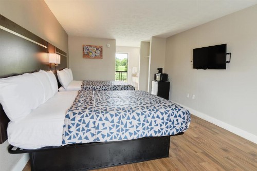 Riverview Inn - Pigeon Forge/Sevierville - image 1