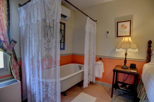 Blue Mountain Mist Country Inn - image 12