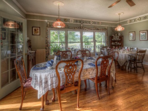 Blue Mountain Mist Country Inn - image 14