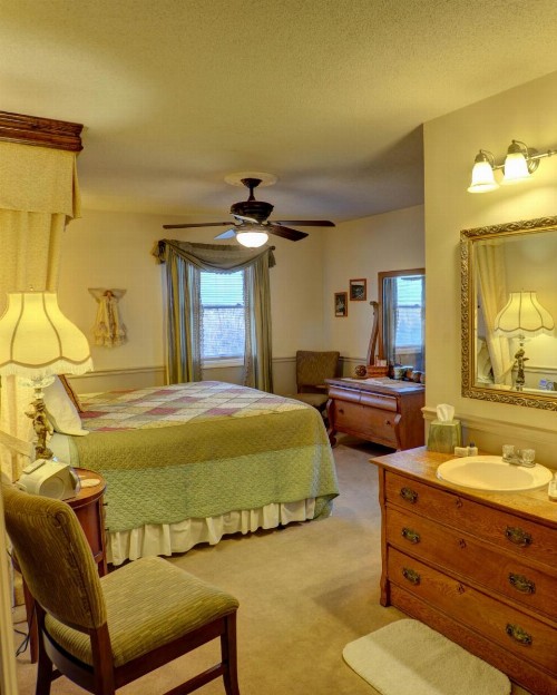 Blue Mountain Mist Country Inn - image 16