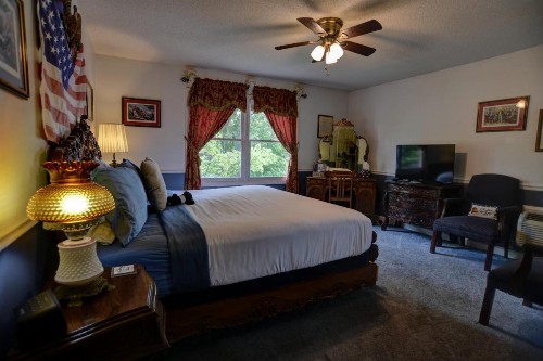 Blue Mountain Mist Country Inn - image 17