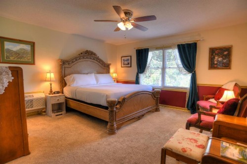 Blue Mountain Mist Country Inn - image 33