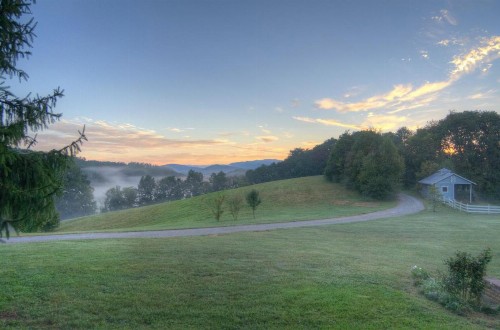 Blue Mountain Mist Country Inn - image 44