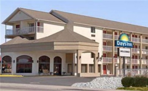 Days Inn by Wyndham Apple Valley Pigeon Forge/Sevierville - image 10
