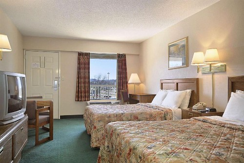Days Inn by Wyndham Apple Valley Pigeon Forge/Sevierville - image 3