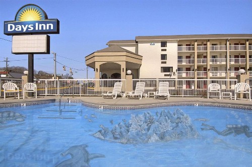 Days Inn by Wyndham Apple Valley Pigeon Forge/Sevierville - image 6