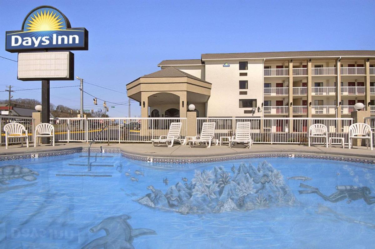 Days Inn by Wyndham Apple Valley Pigeon Forge/Sevierville - image 6