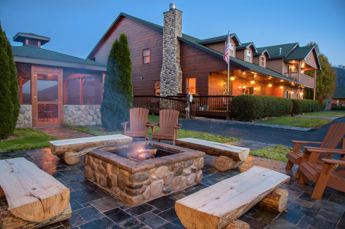 Berry Springs Lodge - main image