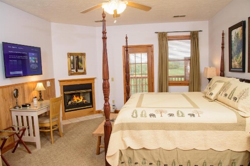Berry Springs Lodge - image 12