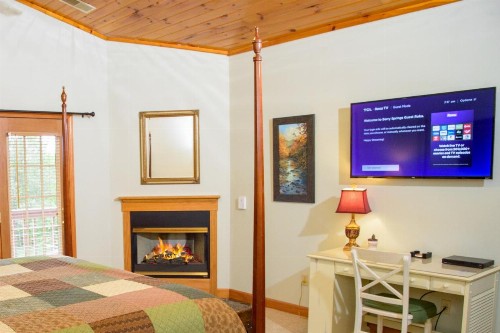 Berry Springs Lodge - image 5