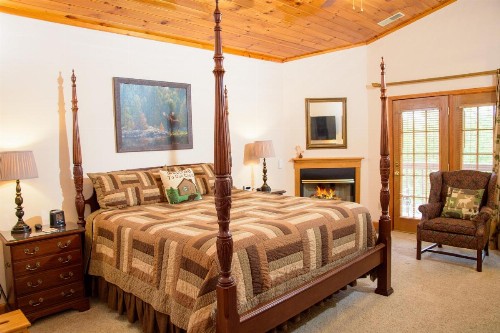 Berry Springs Lodge - image 8