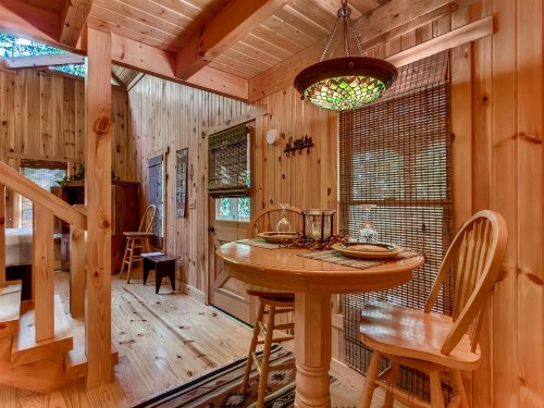 Dogwood Cabin - image 5
