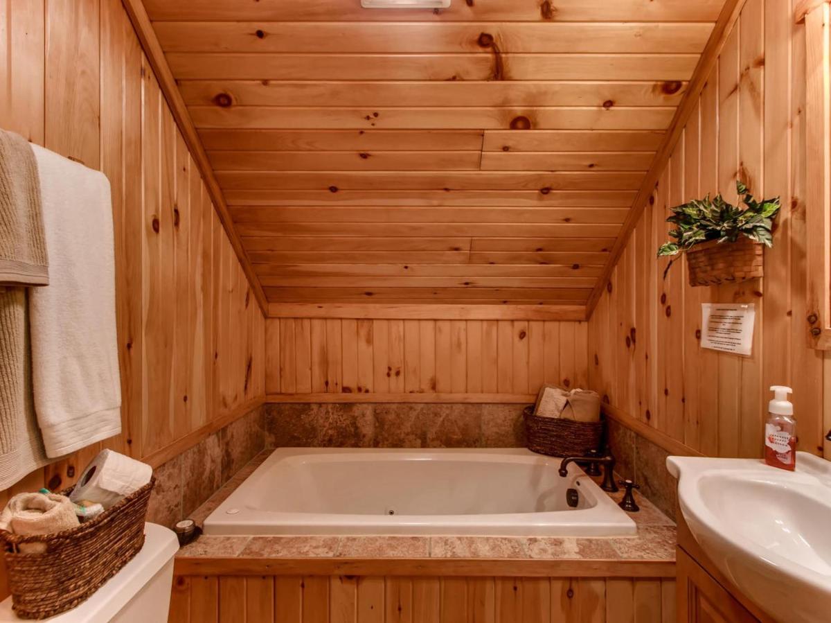 Dogwood Cabin - image 7