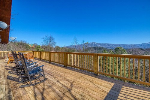 Run to the Hills Cabin - image 4