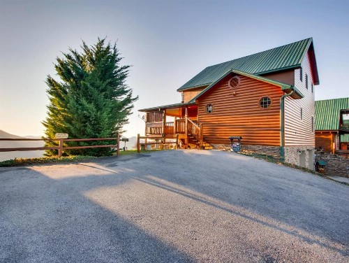 Above Awe Cabin - image 5
