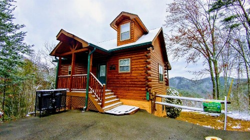 Bear Haven Cabin - image 11