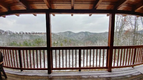 Bear Haven Cabin - image 6