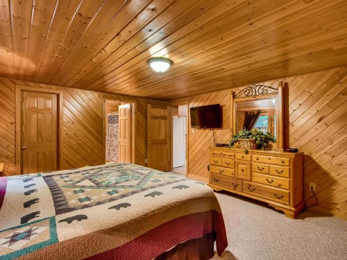 Southern Charm Cabin - image 6