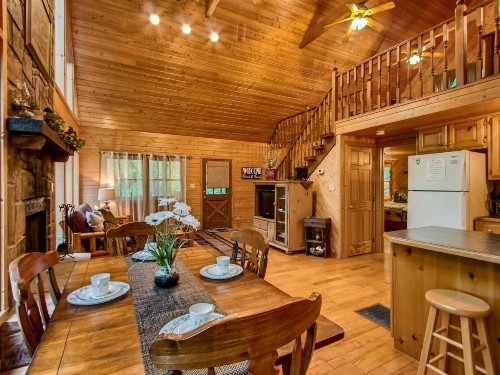 Southern Charm Cabin - image 8