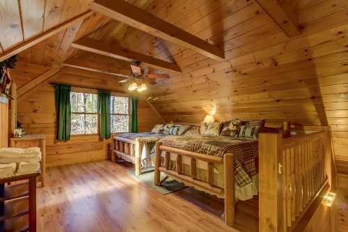 Two Bears Cabin - image 6