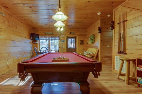 Two Bears Cabin - image 8