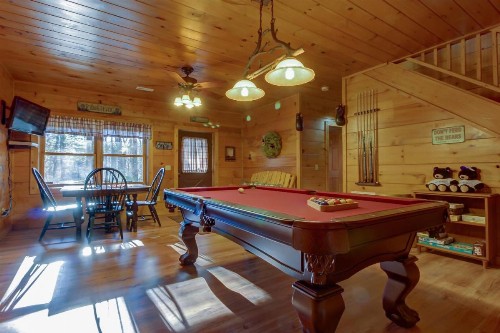 Two Bears Cabin - image 9