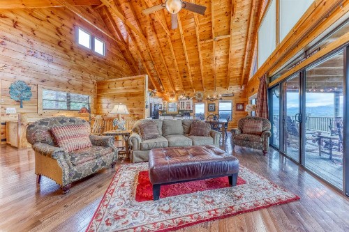 Hogwartz of the Smokies Cabin - image 7