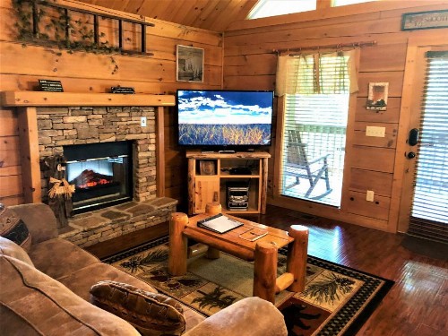 Cuddle Up Cabin - image 10