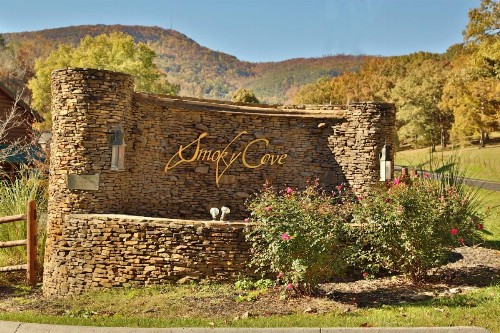 Smoky Mountain Getaway - image 27