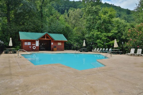 Smoky Mountain Getaway - image 30