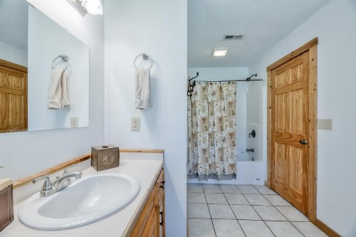 Cherokee Lodge - image 23