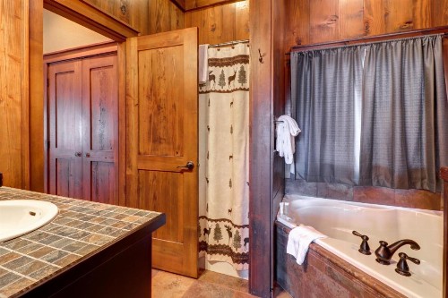 Mountain Solitude Cabin - image 10