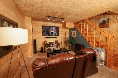 Shellie's Chateau - image 40